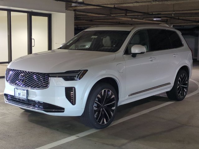 New 2026 Volvo XC90 T8 Plus w/ Protection Package AWD/4WD image 7