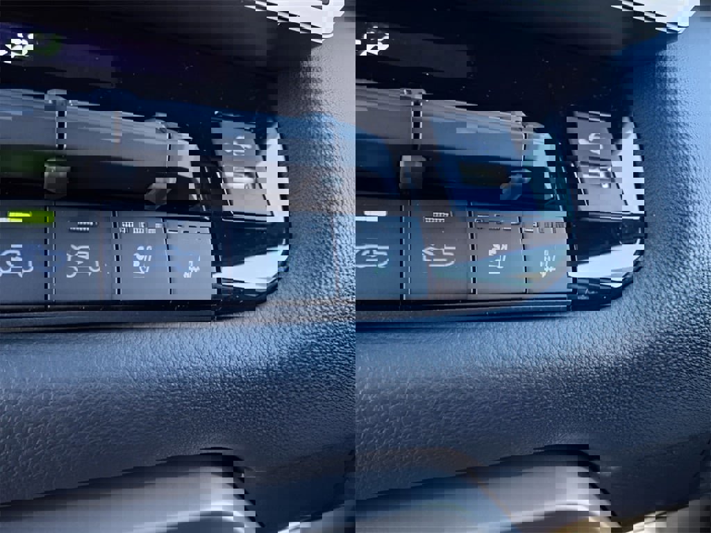 New 2025 Toyota Tundra Limited image 12