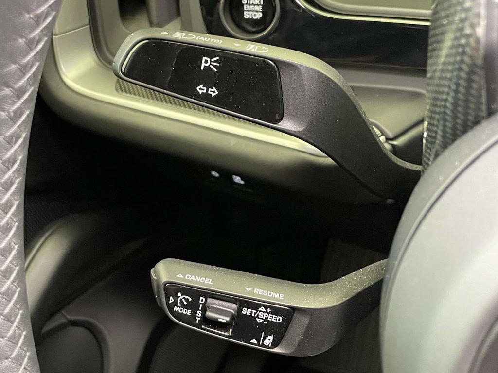 Used 2025 Porsche Cayenne Turbo AWD/4WD image 42