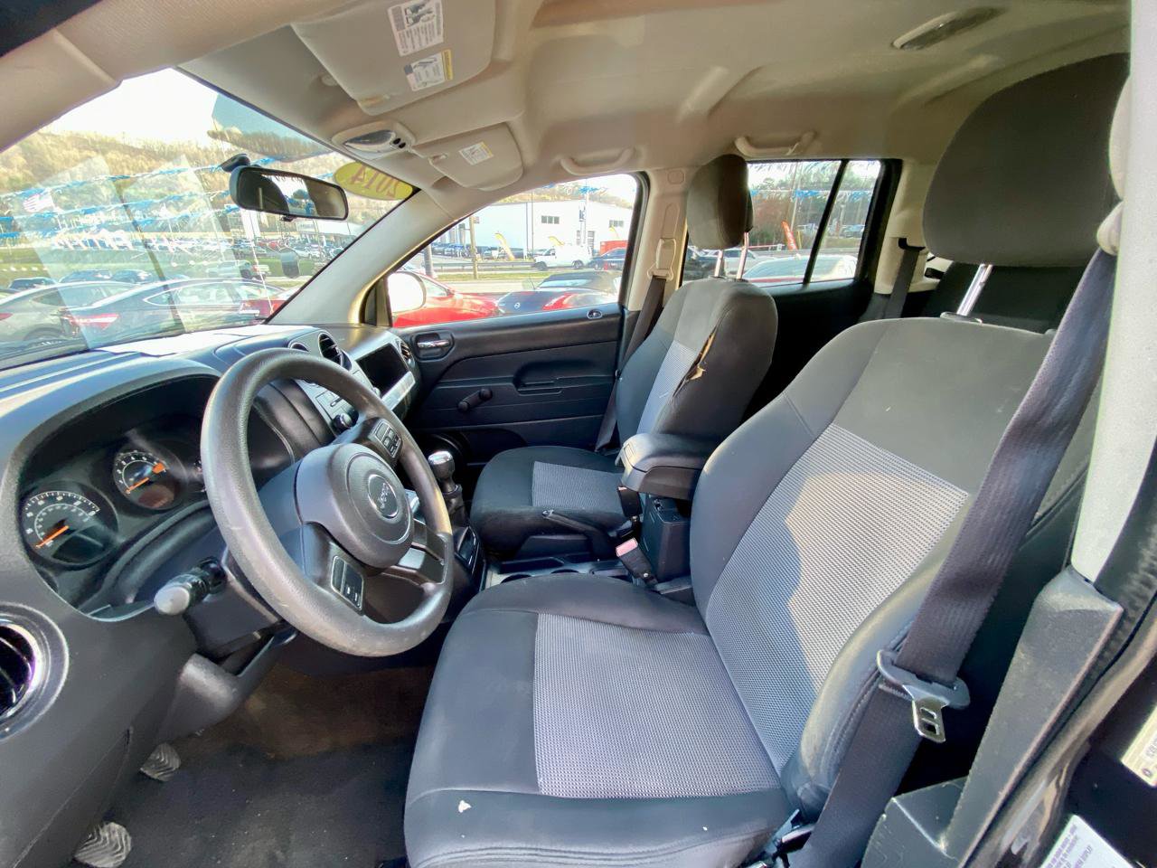 Used 2014 Jeep Compass Sport image 9