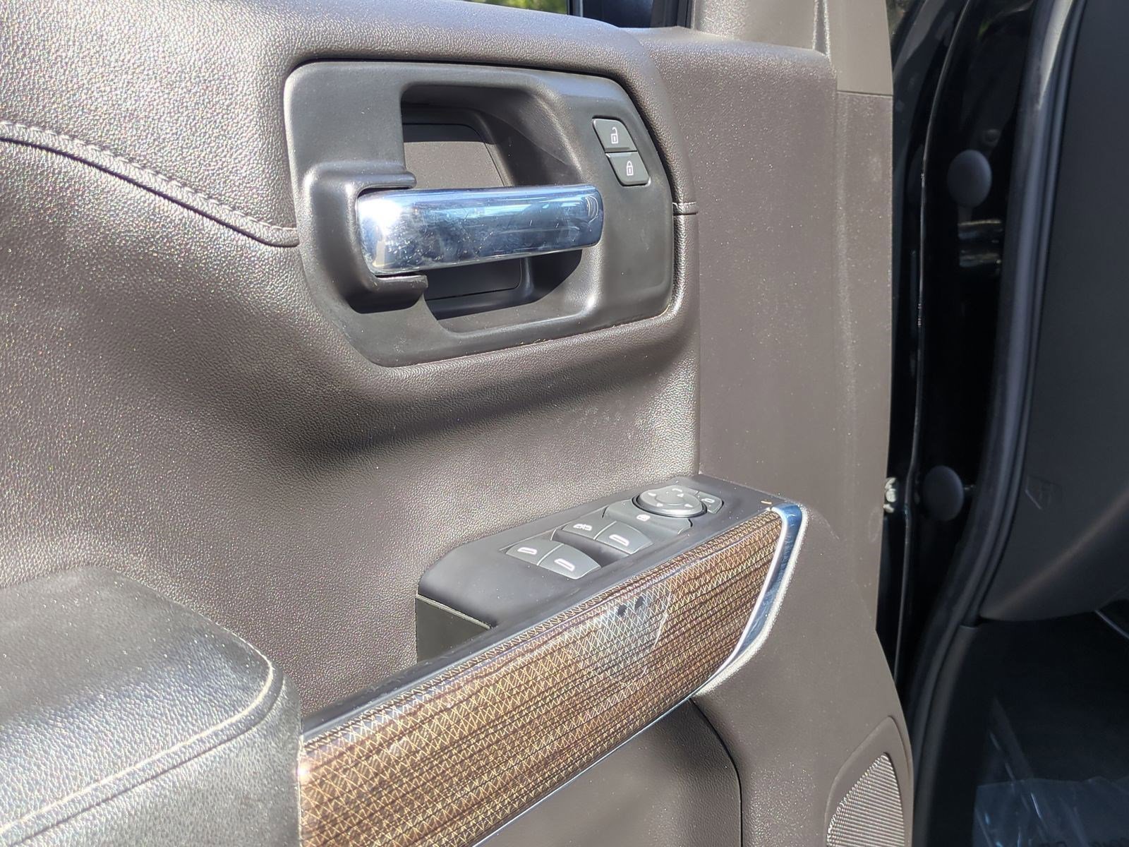 Used 2020 Chevrolet Silverado 1500 RST w/ Texas Edition image 15