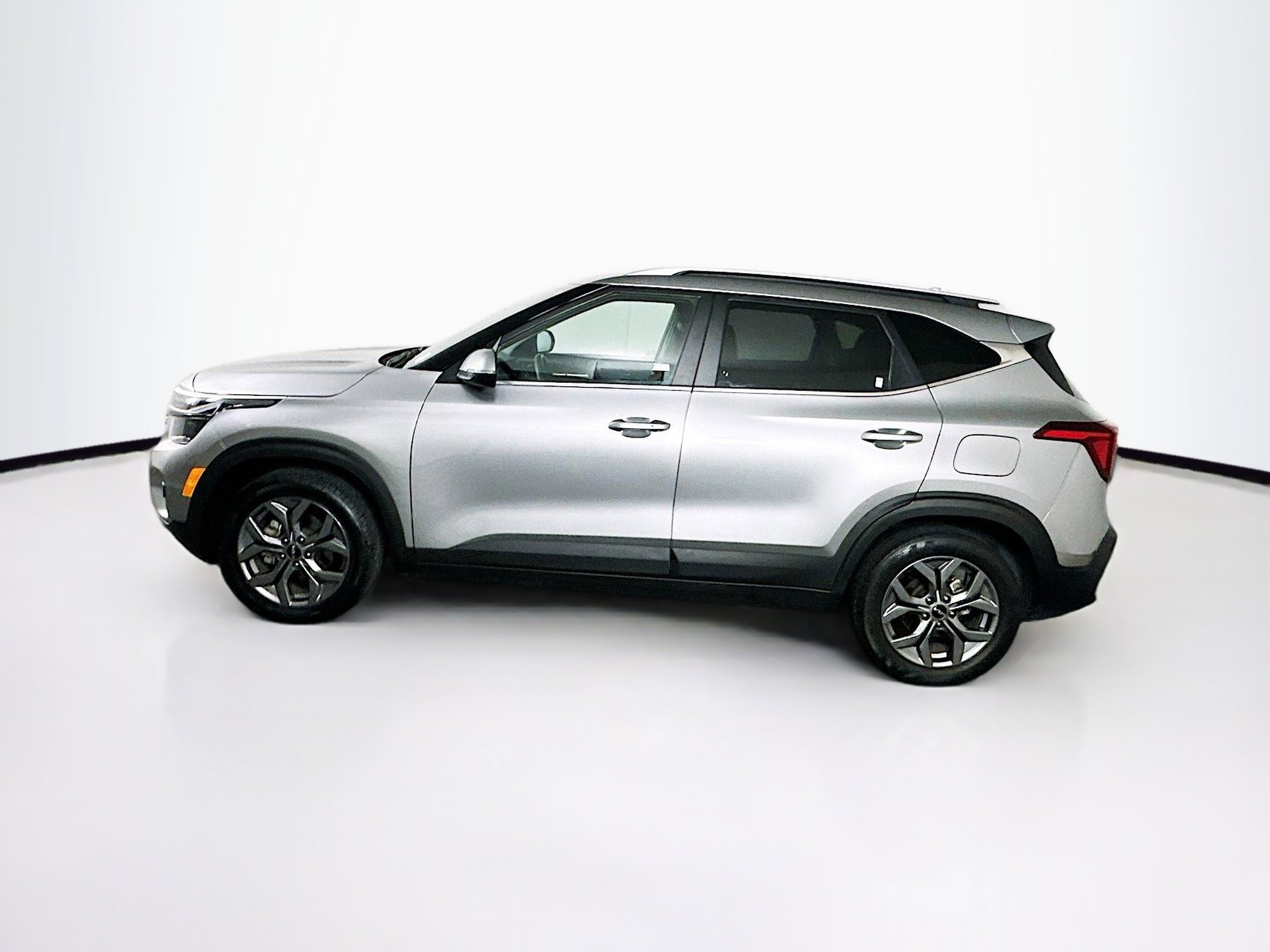 Used 2024 Kia Seltos S image 4