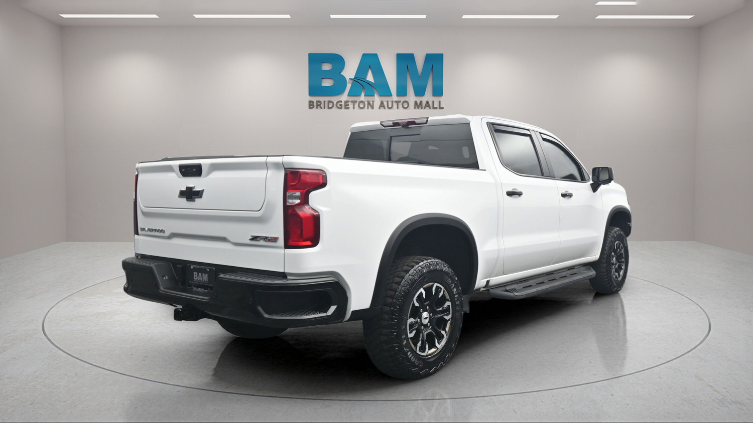 Used 2024 Chevrolet Silverado 1500 ZR2 w/ Technology Package AWD/4WD image 6