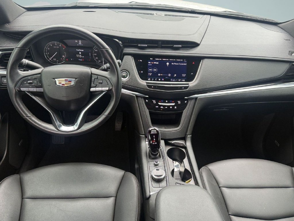 Certified 2025 Cadillac XT6 Luxury FWD image 13