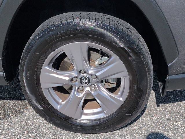Certified 2022 Toyota RAV4 XLE FWD image 11