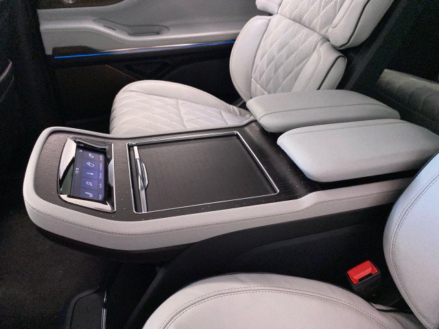 New 2026 Lincoln Navigator L Black Label AWD/4WD image 14