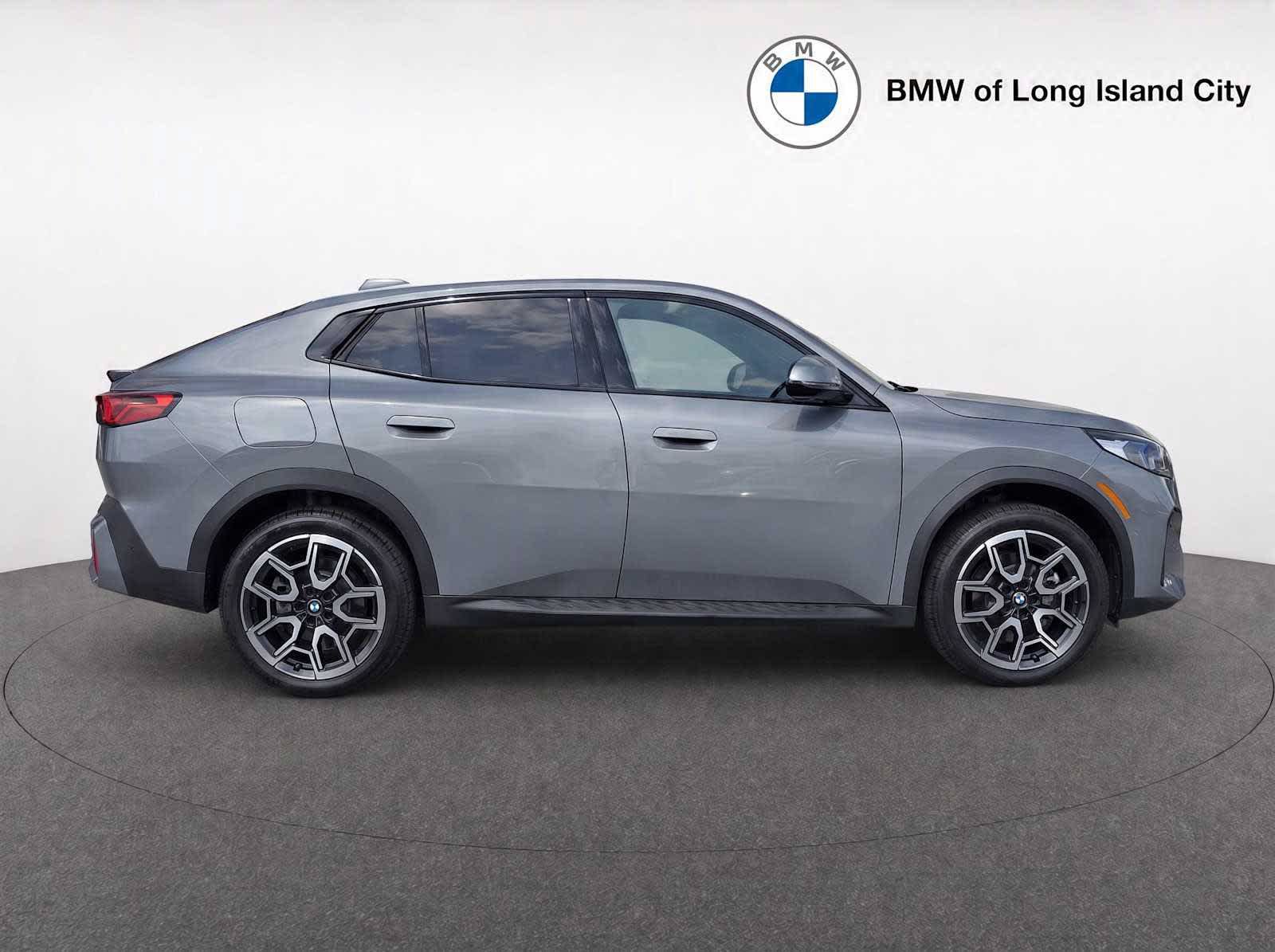 New 2026 BMW X2 xDrive28i w/ Technology Package AWD/4WD image 8