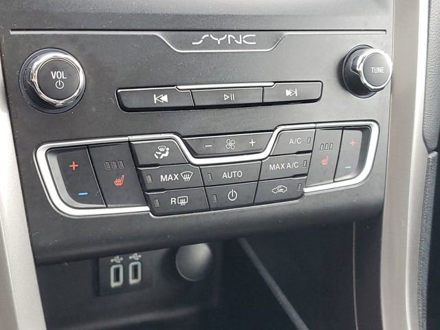 Used 2019 Ford Fusion SE AWD/4WD image 27