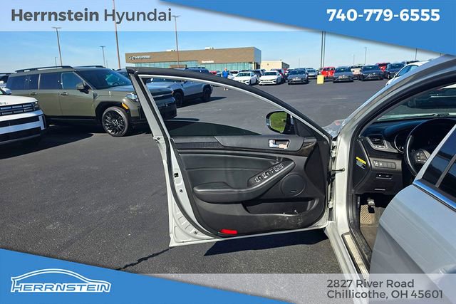 Used 2016 Kia Cadenza Premium image 6