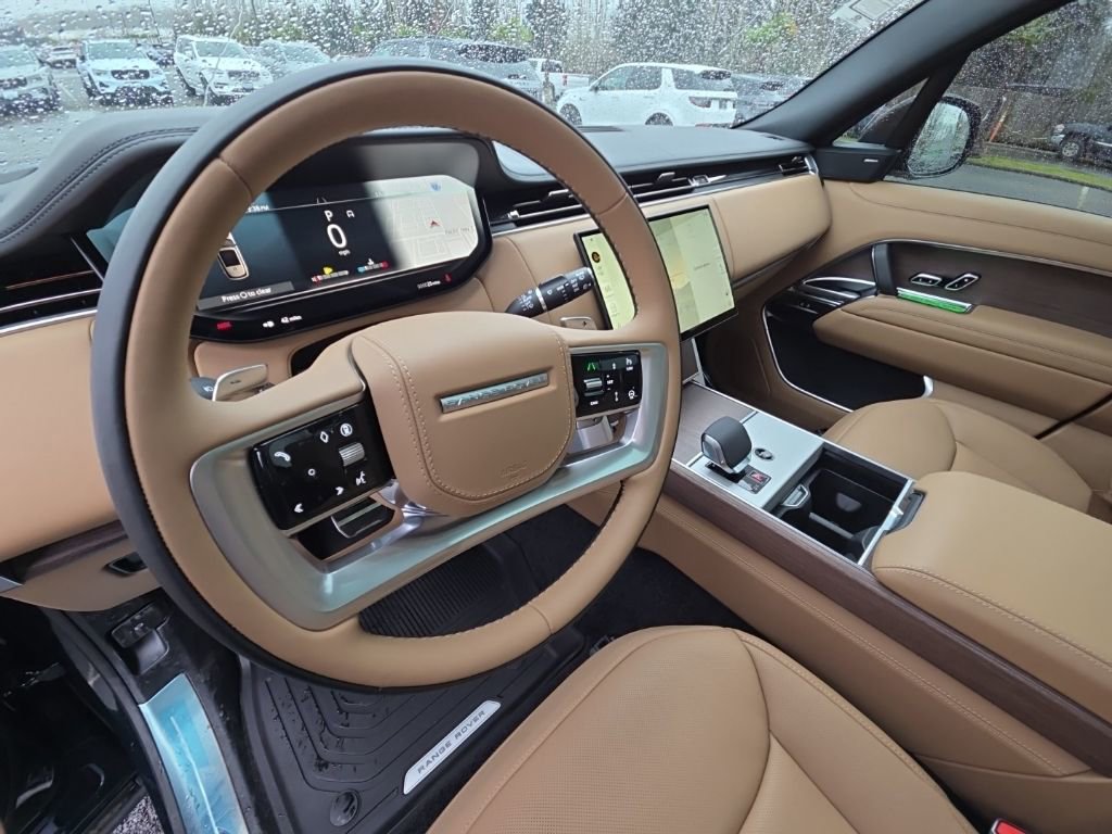 New 2026 Land Rover Range Rover Long Wheelbase SE AWD/4WD image 12