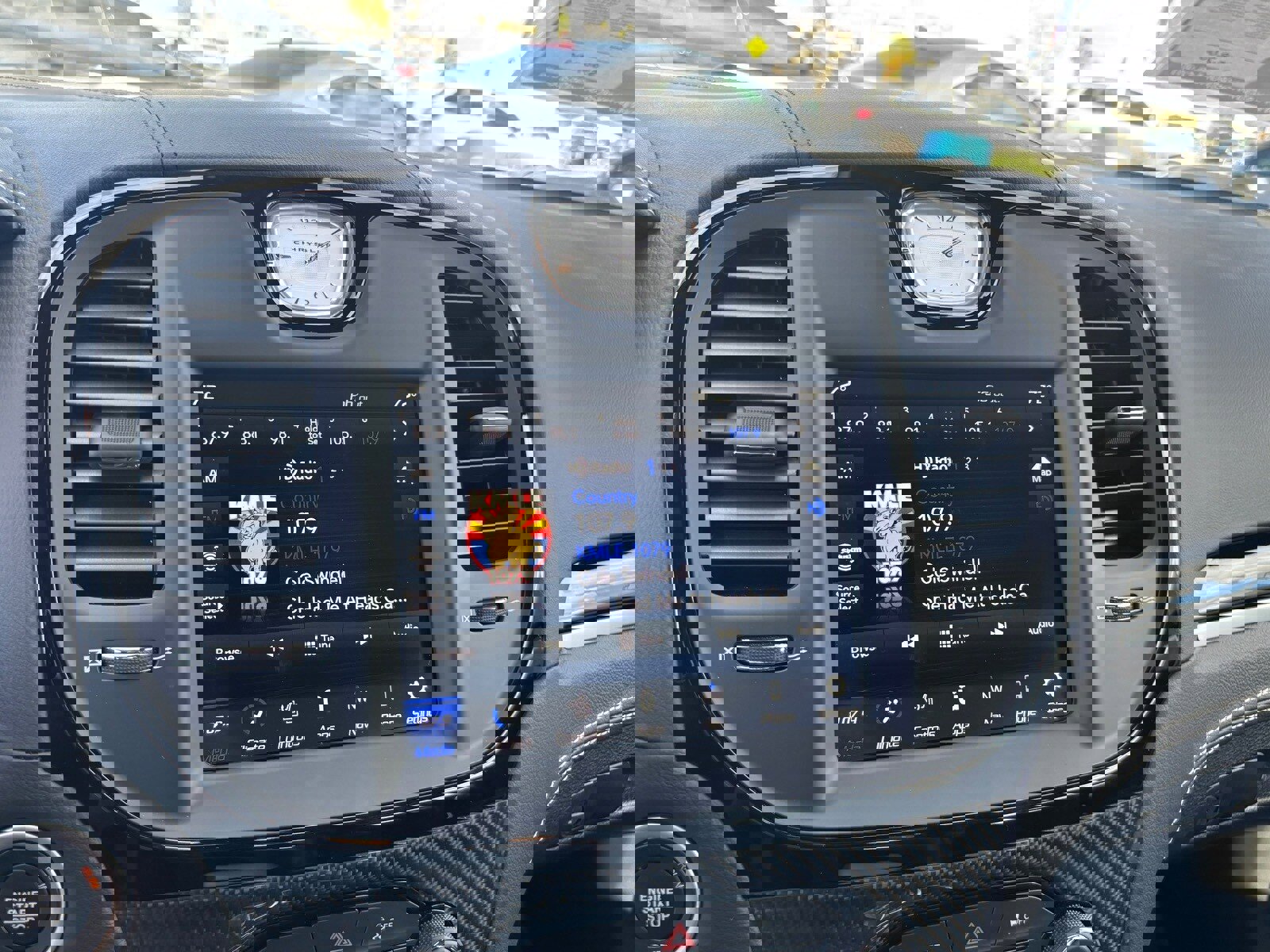 Used 2023 Chrysler 300 C image 24