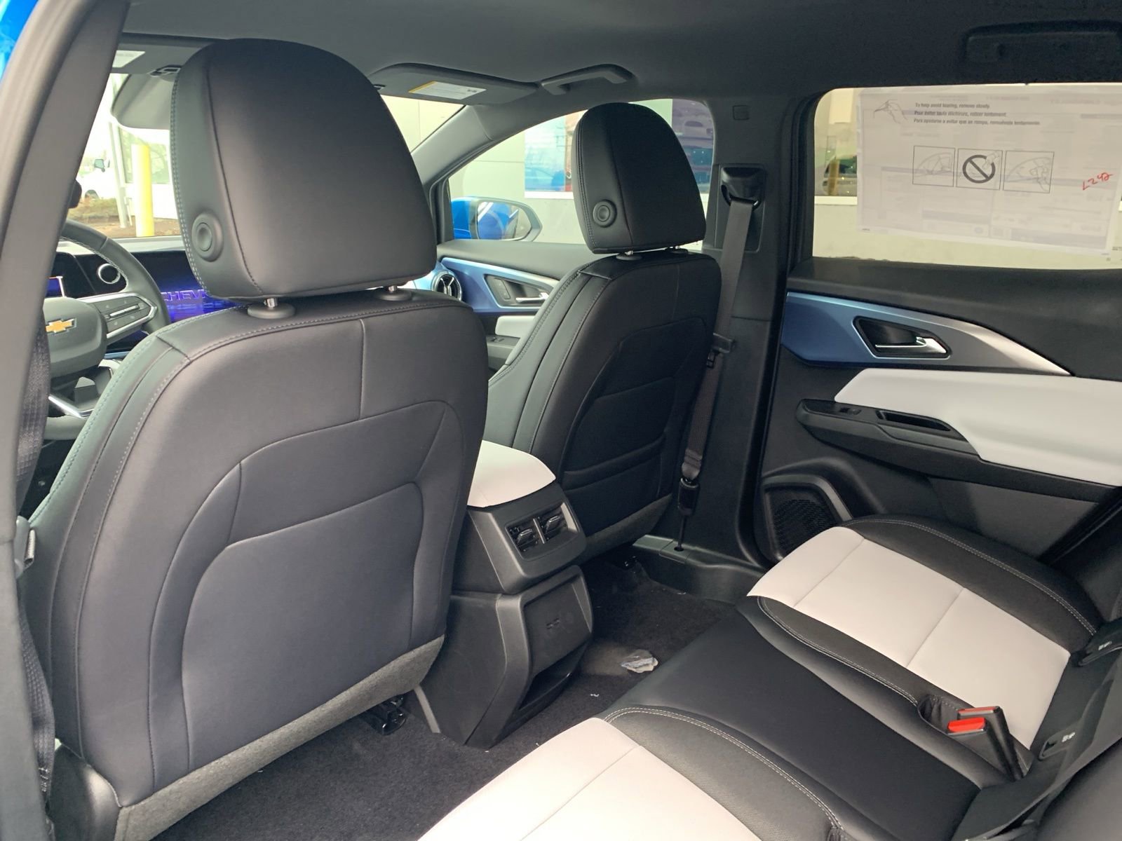 New 2026 Chevrolet Equinox EV LT image 15