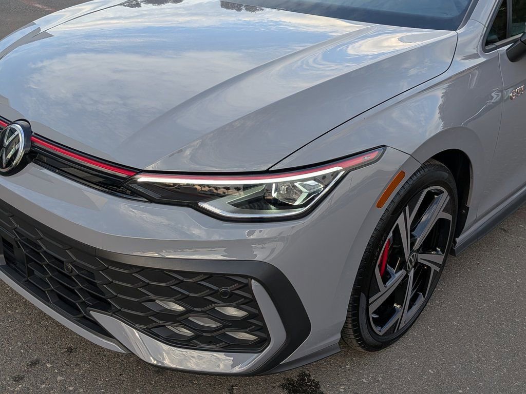 Used 2025 Volkswagen GTI SE image 9