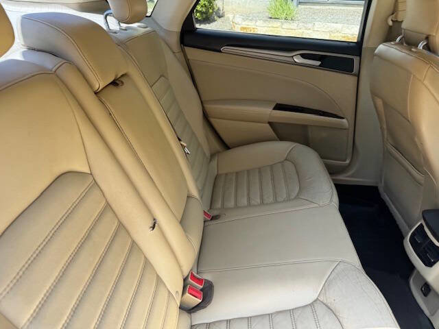 Used 2016 Ford Fusion SE image 17