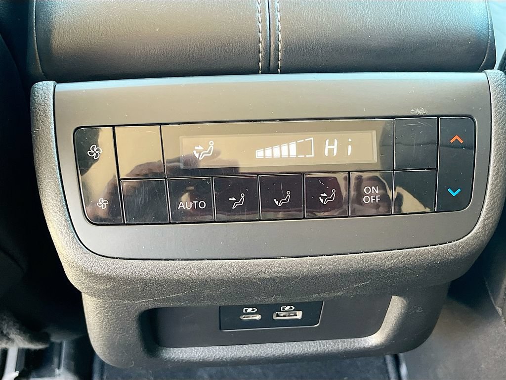 Used 2022 Nissan Pathfinder SL AWD/4WD image 26