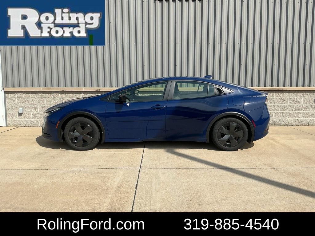 Used 2024 Toyota Prius LE image 2