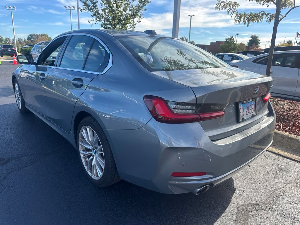 Used 2024 BMW 330i Sedan RWD image 2