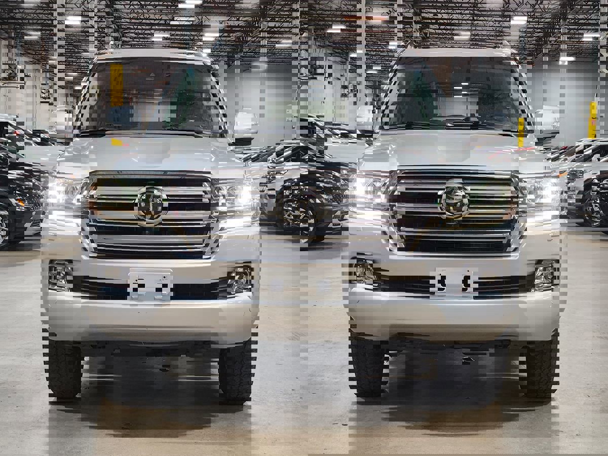 Used 2019 Toyota Land Cruiser image 2
