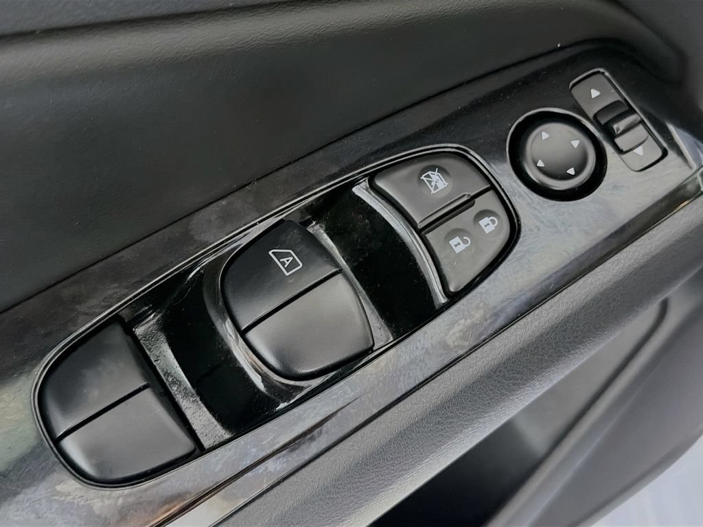 Used 2024 Nissan Altima 2.0 SR FWD image 23