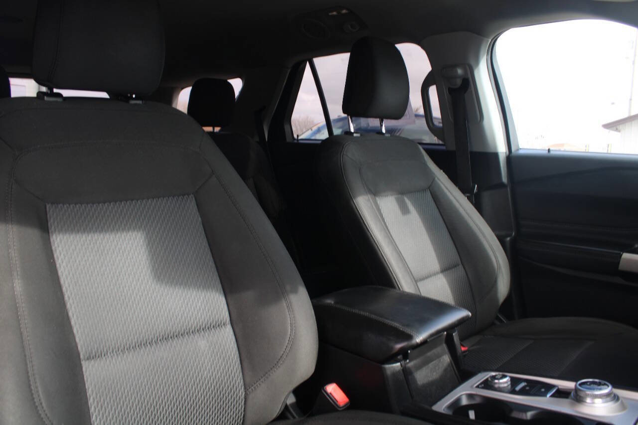 Used 2022 Ford Explorer XLT image 14