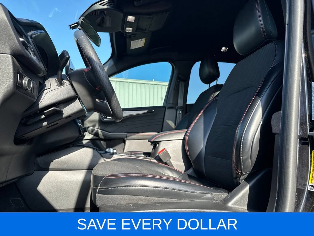 Used 2023 Ford Escape ST-Line w/ Tech Pack #1 FWD image 9
