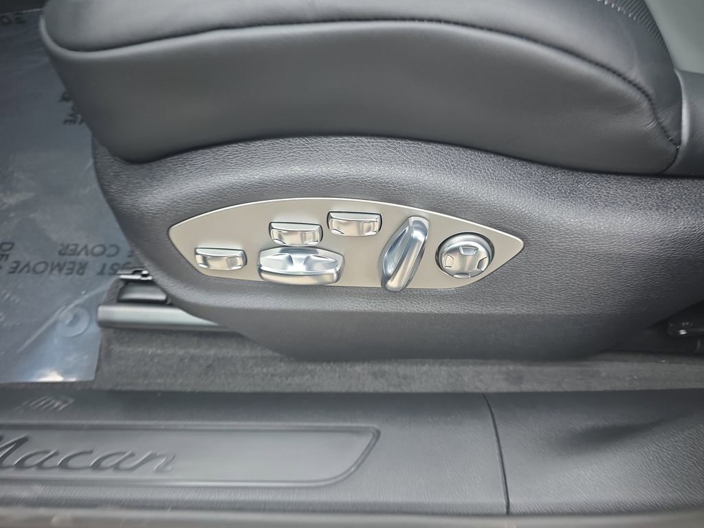 New 2026 Porsche Macan image 27