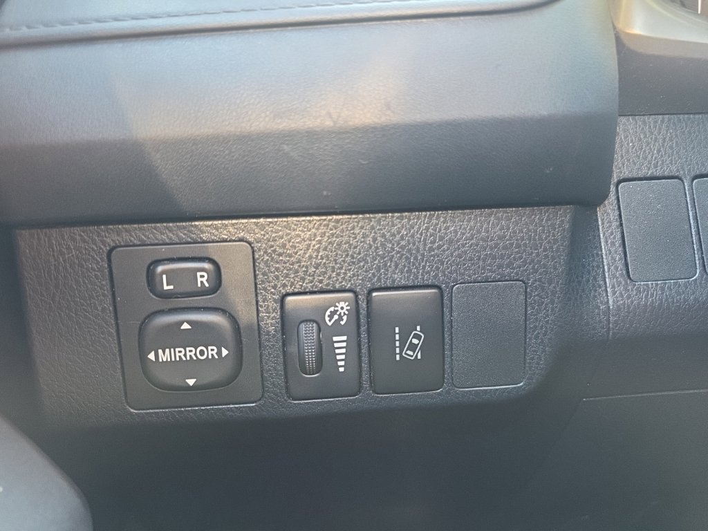 Used 2018 Toyota RAV4 LE w/ All Weather Liner Package FWD image 15
