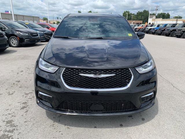 New 2026 Chrysler Pacifica Select image 2