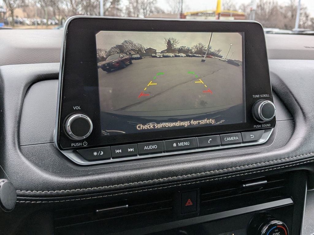Used 2023 Nissan Rogue SV image 14