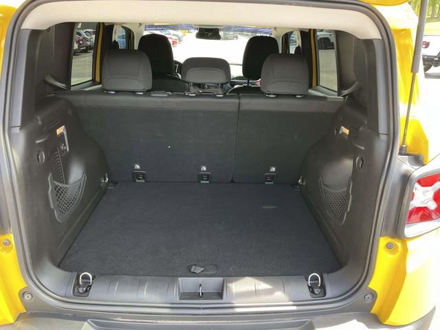 Used 2017 Jeep Renegade Trailhawk image 9