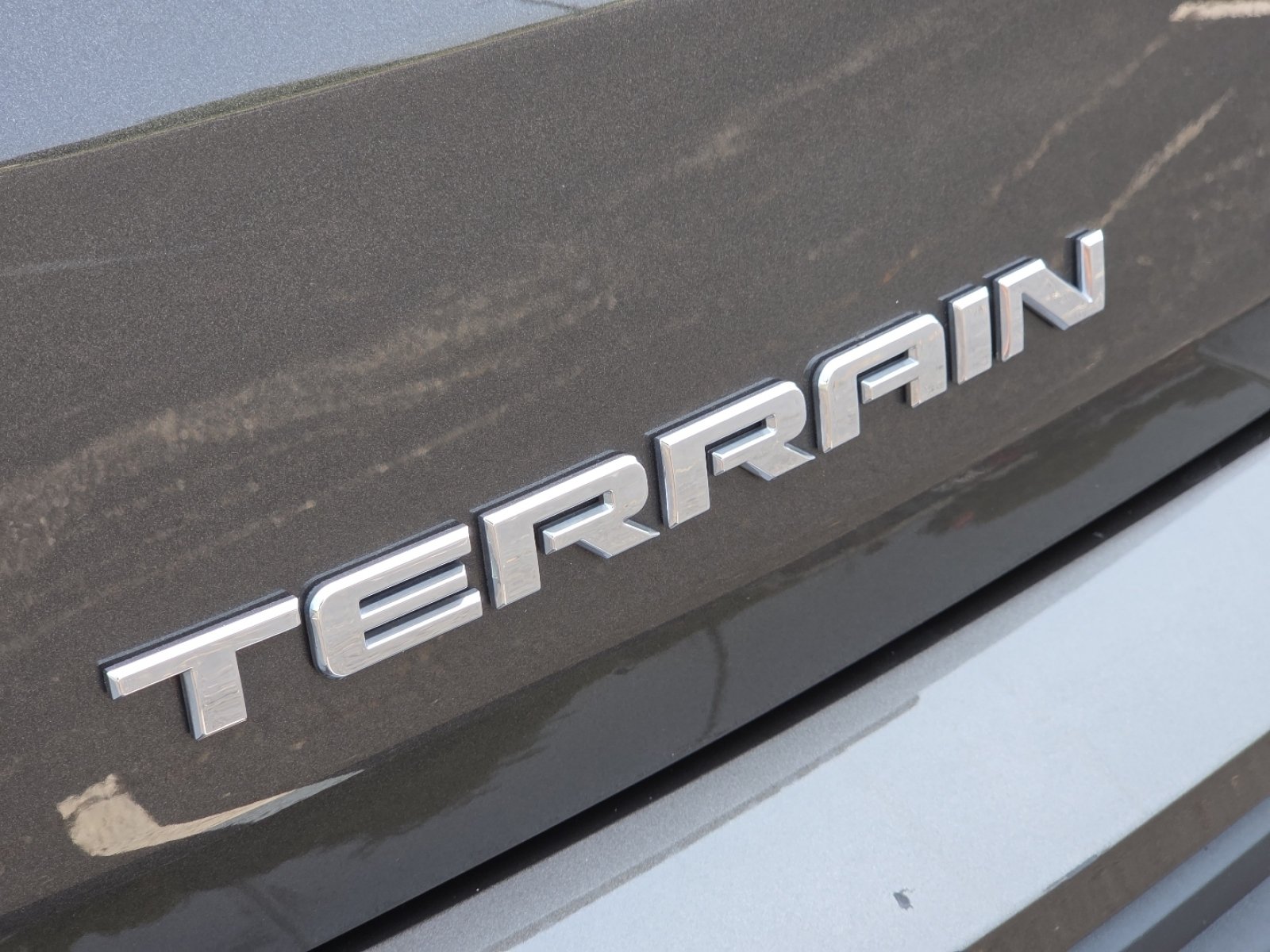 Used 2020 GMC Terrain SLE w/ Driver Convenience Package FWD image 11