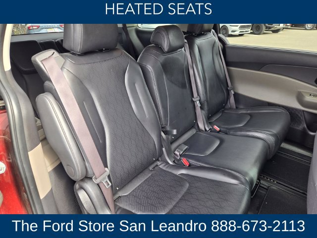 Used 2025 Kia Carnival EX FWD image 14