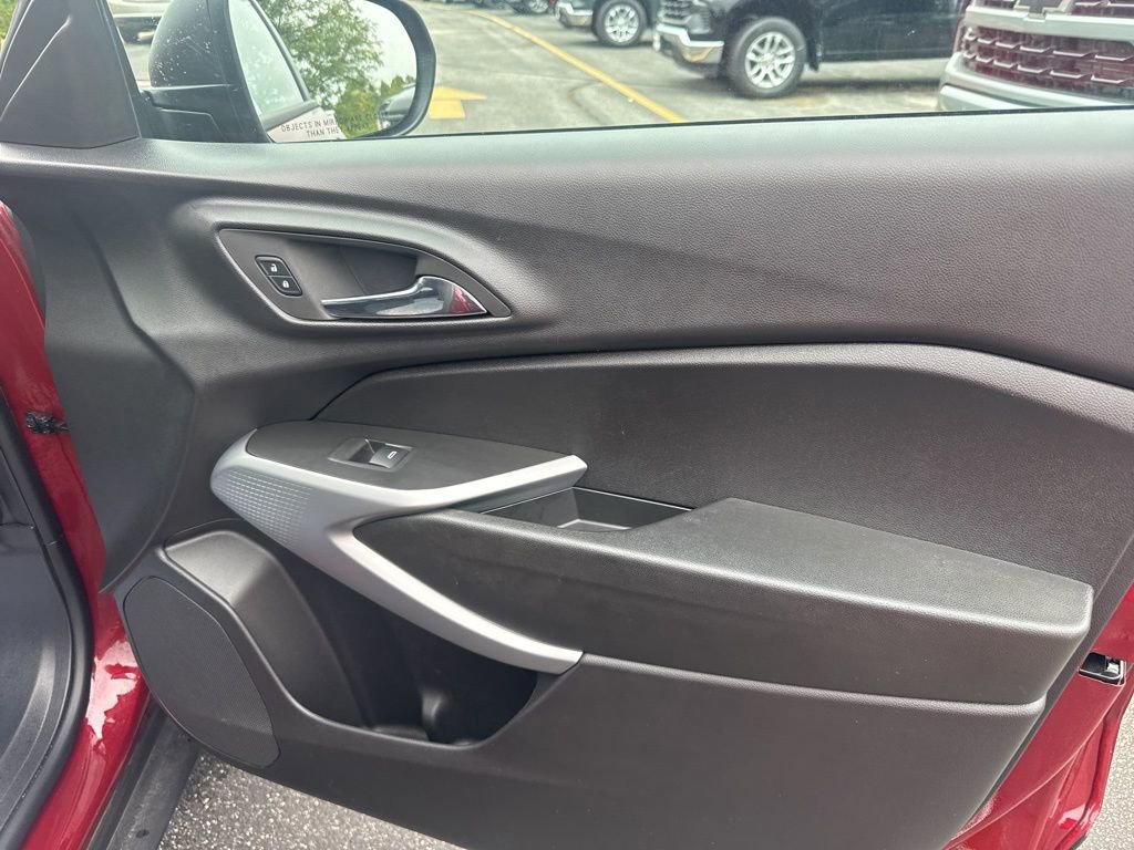 Used 2025 Chevrolet Trax LS image 14
