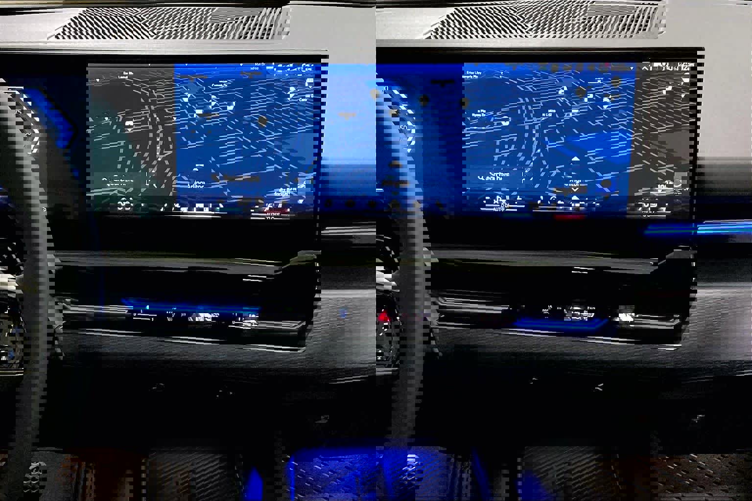 Certified 2025 BMW 530i image 6