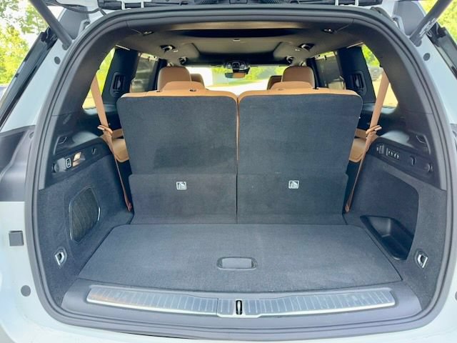 Used 2023 Jeep Grand Cherokee L Summit w/ Luxury Tech Group V AWD/4WD image 6