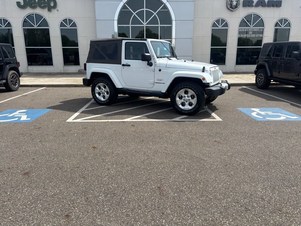 Used 2013 Jeep Wrangler Sahara w/ Connectivity Group AWD/4WD image 3