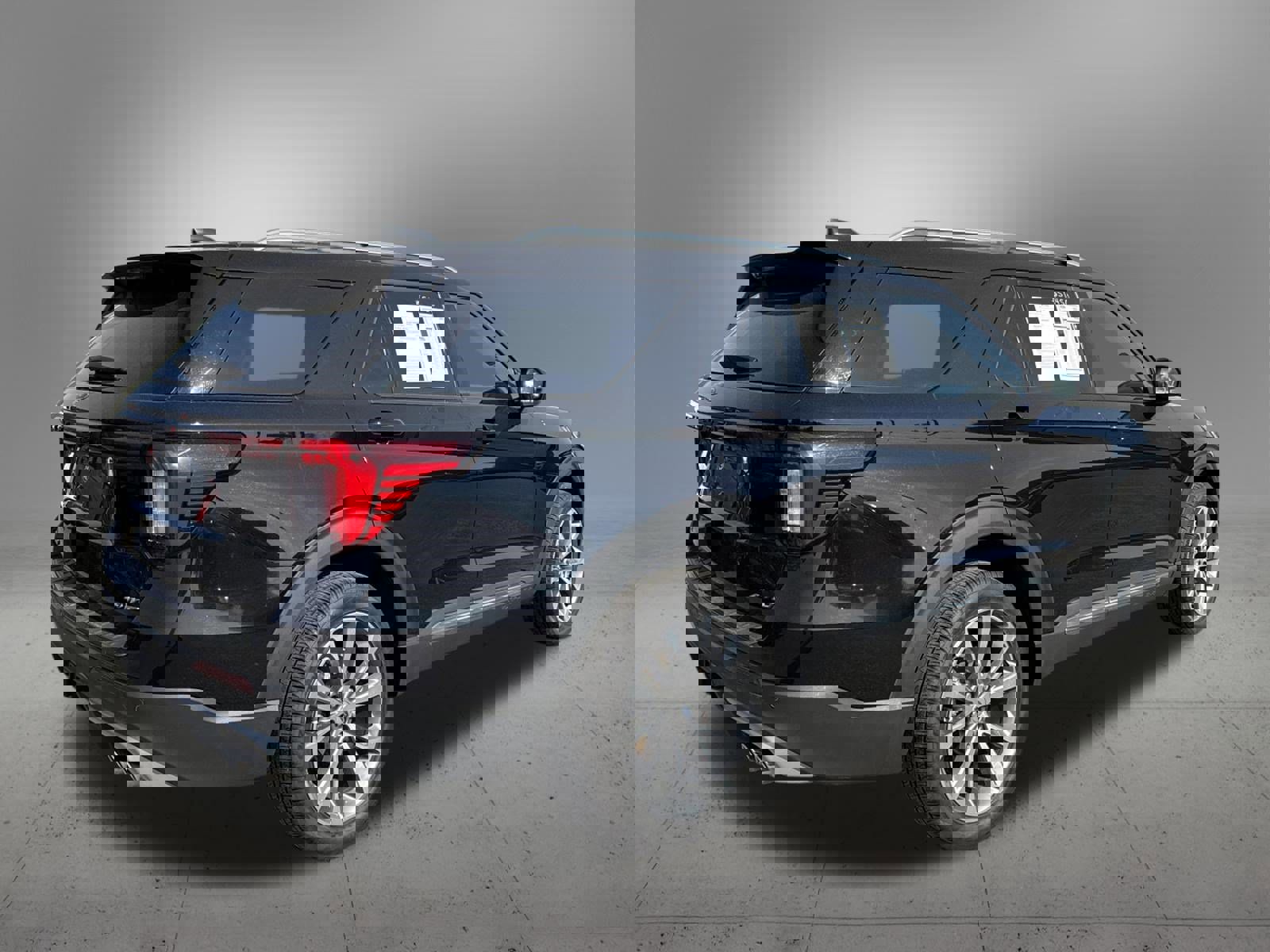 Used 2025 Ford Explorer Platinum w/ Ultimate Package image 4