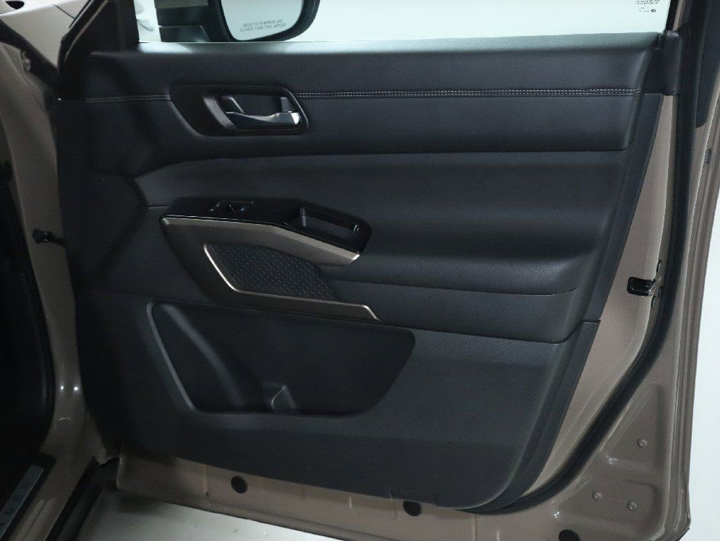 Certified 2024 Nissan Pathfinder Platinum image 40