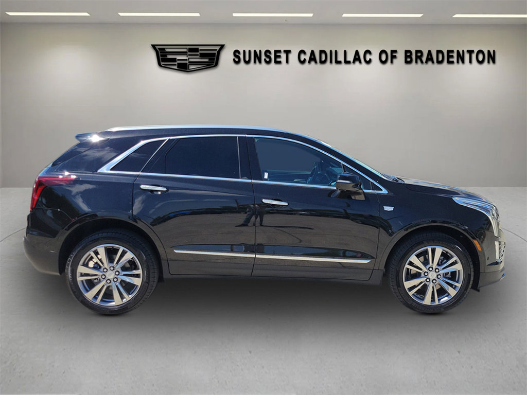 Certified 2025 Cadillac XT5 Premium Luxury w/ Technology Package image 3