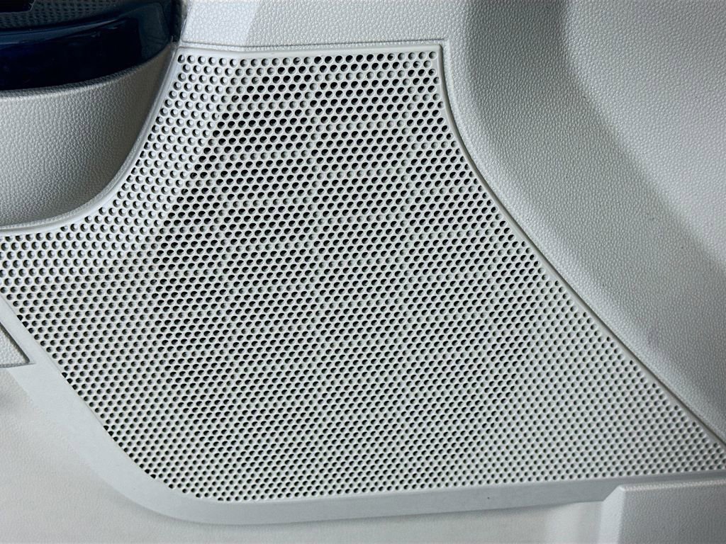 Used 2010 Ford Escape Limited image 18