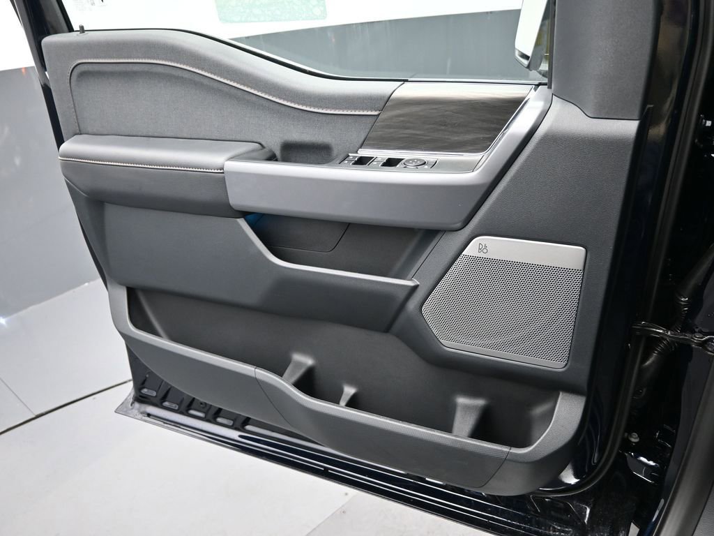 New 2025 Ford F150 Lariat w/ Equipment Group 502A High image 16