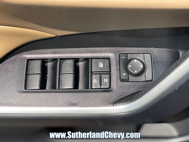 Used 2025 Toyota RAV4 LE AWD/4WD image 14