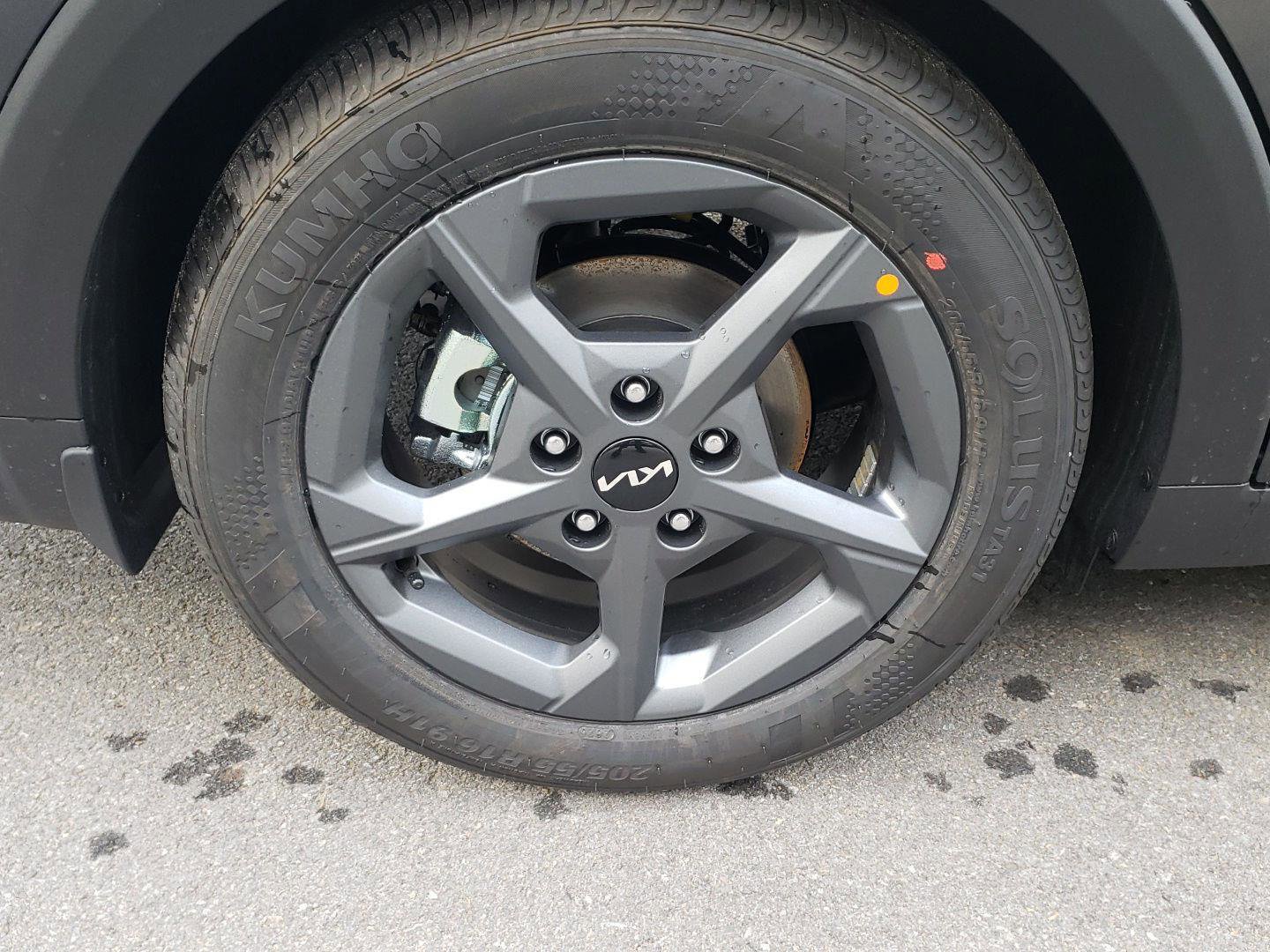 New 2025 Kia K4 LXS image 28