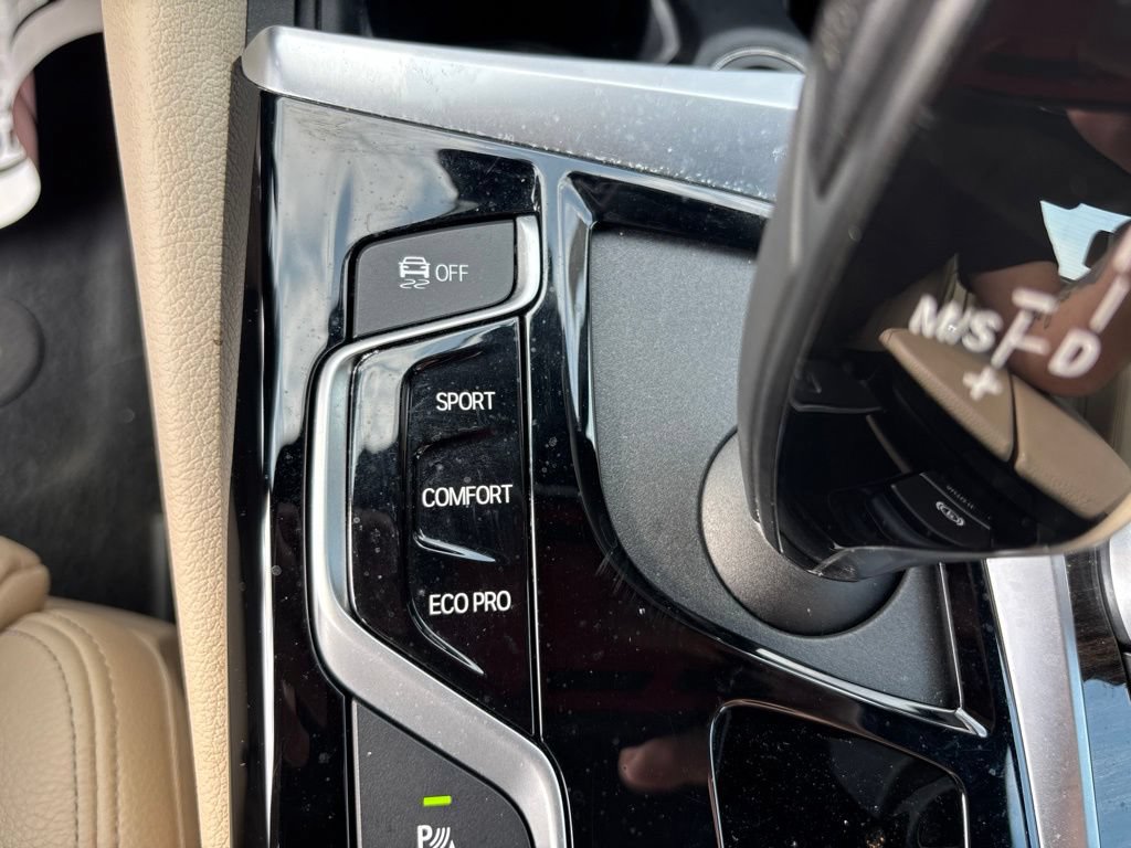 Used 2019 BMW 530i xDrive w/ Convenience Package AWD/4WD image 28
