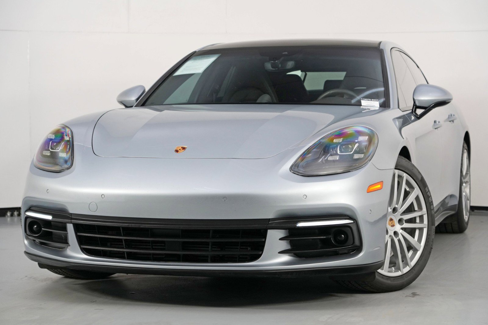 Used 2018 Porsche Panamera 4 AWD/4WD image 3
