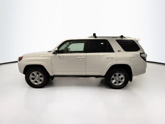 Certified 2017 Toyota 4Runner SR5 AWD/4WD image 4