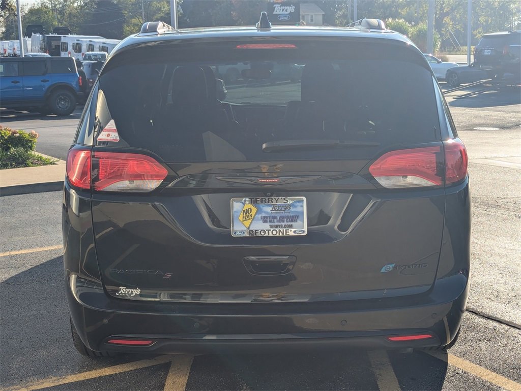Used 2020 Chrysler Pacifica Limited w/ Quick Oder Package 2EV RED-S image 4