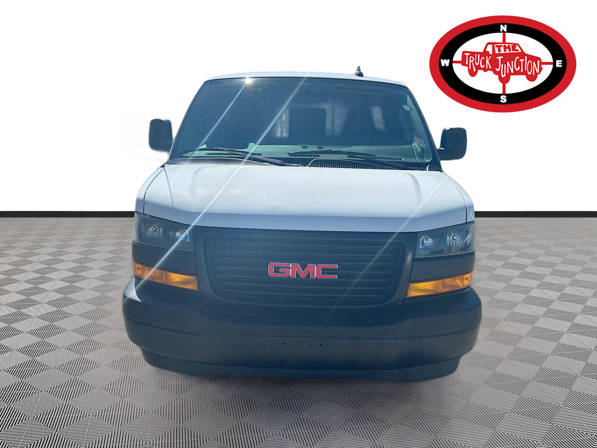 Used 2019 GMC Savana 2500 w/ Driver Convenience Package image 2