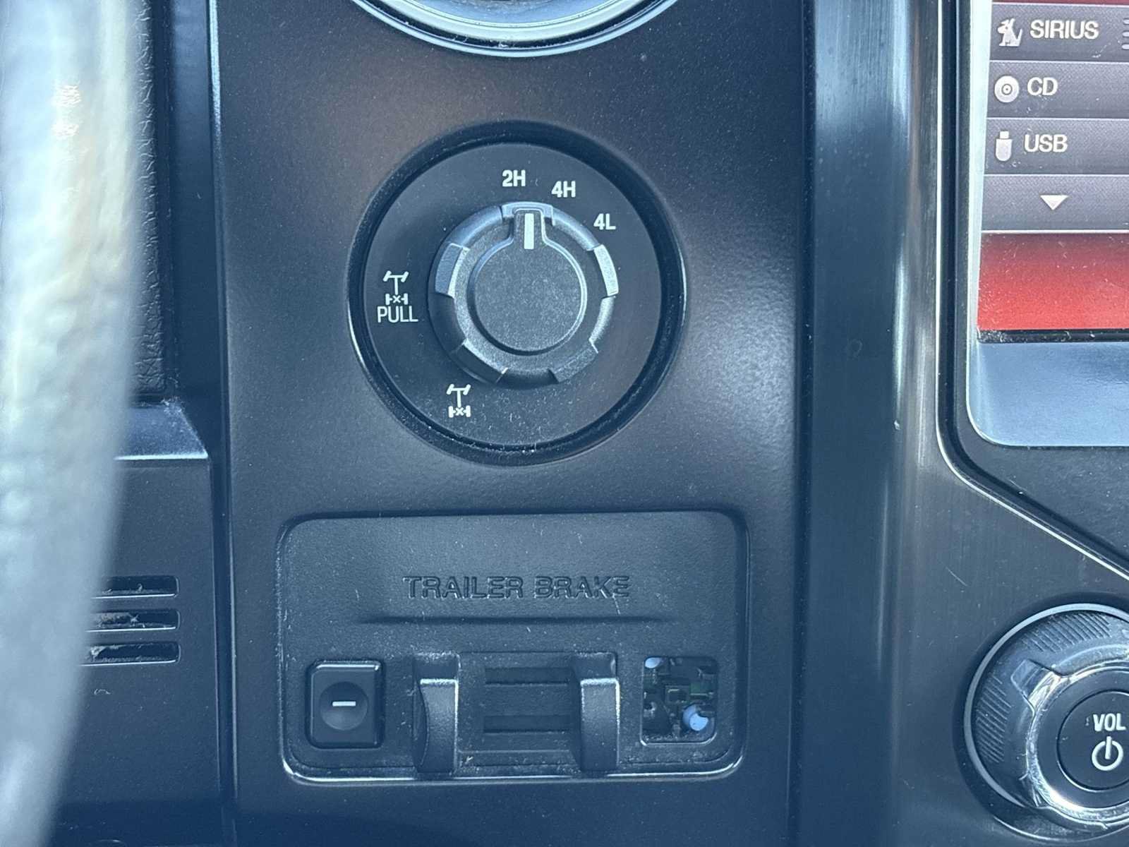 Used 2014 Ford F150 FX4 w/ Equipment Group 402A Luxury AWD/4WD image 25