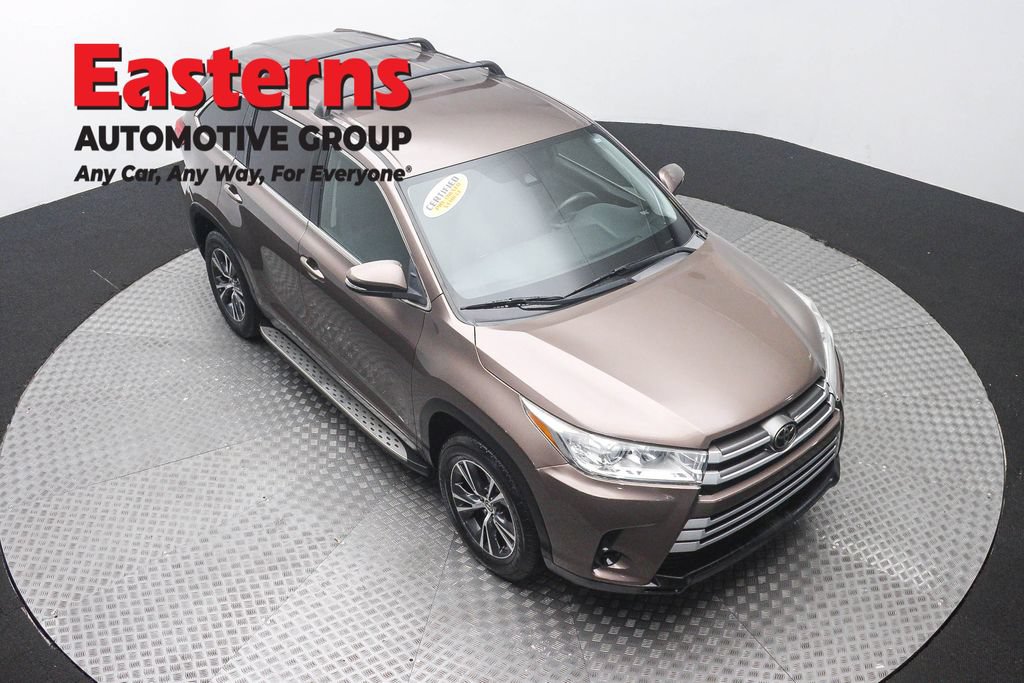 Used 2019 Toyota Highlander LE FWD image 3